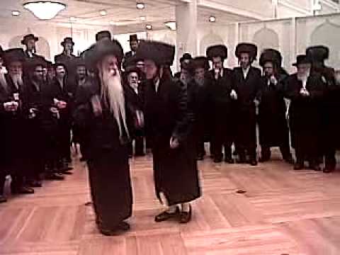 C K Admor M Belz Machnivka Shlita At Jacobowitz Chasunah Dancing With Chussen 3 3GP 