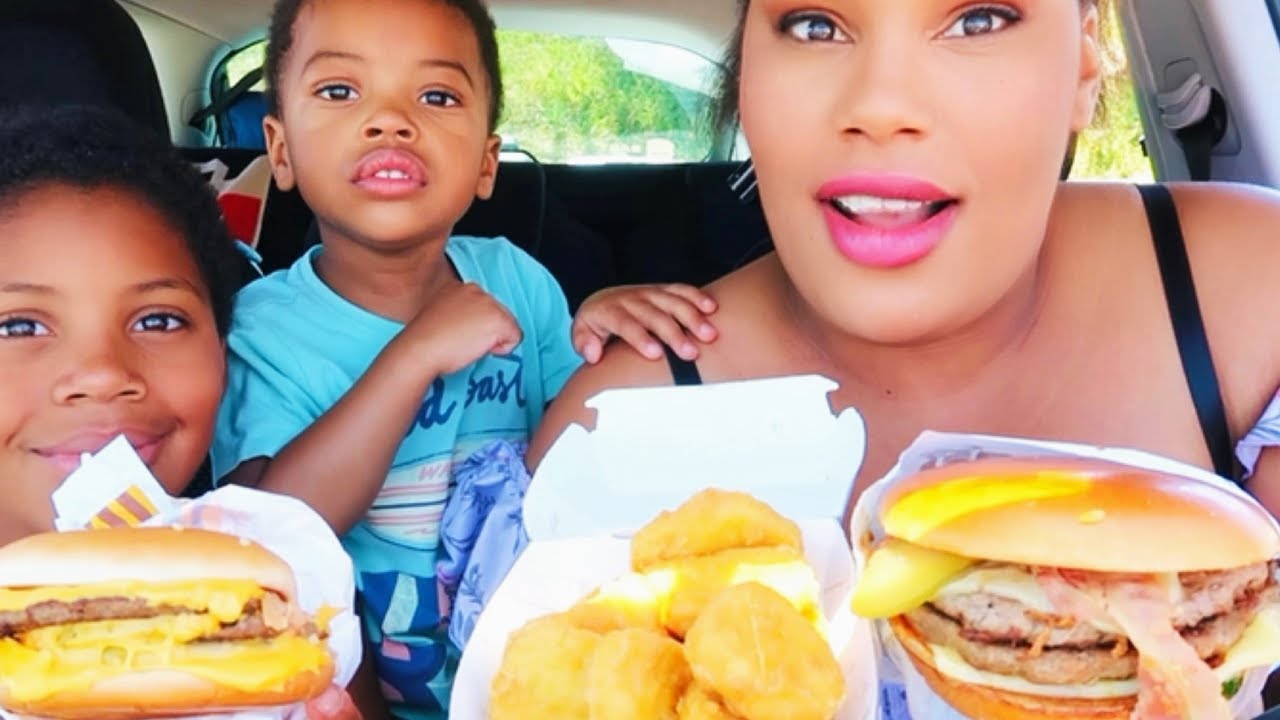 DOUBLE CHEDDAR & SMOKY BACON MUKBANG┃c'est mon anniversaire 🥳