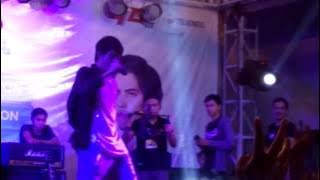 Aliando nyanyi buat anak mudah Manado histeris
