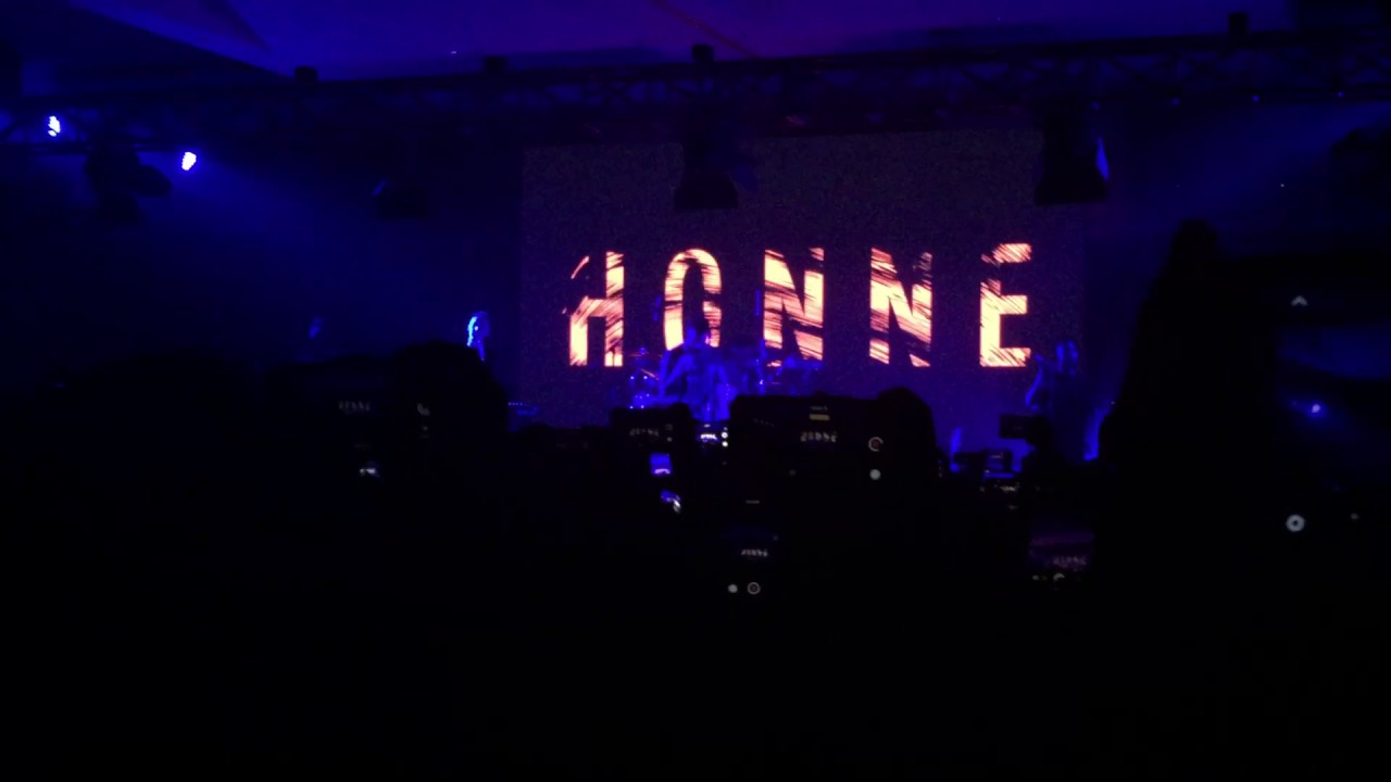 HONNE - WARM ON A COLD NIGHT at The 7th Music Gallery