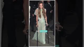 Victoria Beckham arrives at her star-studded 50th birthday party #shorts #victoriabeckham