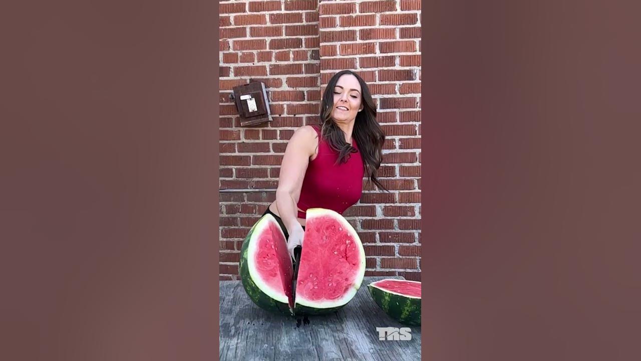 best-way-to-cut-a-watermelon-youtube