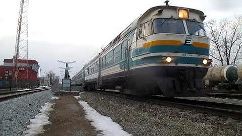 DR1B 3705/3717 at Rakvere