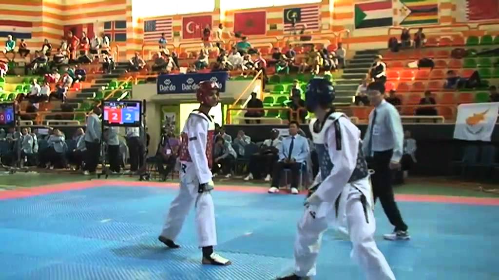 ADAM KHASAROV (RUS)-AHMAD ABUGHAUSH (JOR)-63kg.