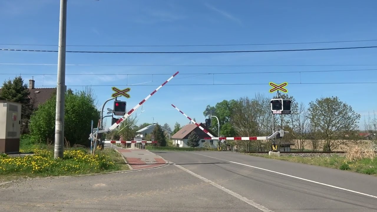 Železniční přejezd Bohuňovice #1 [P4203] - 22.4.2025  / Czech railroad crossing