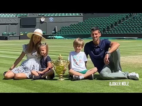 Novak Djokovic with children at Center Court - Wimbledon 2022