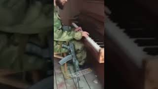 Боец Чеченского спецназа в свободное от боев время  спецоперация донбасс армия россии