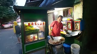 PAK DONO SUDAH JUALAN SEBELUM ADA PERUMAHAN SIMPRUG & SUDAH 20TAHUNAN !! INDONESIAN STREET FOOD