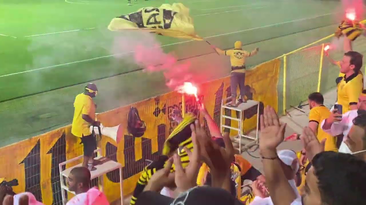 جمهور نادي الوصل - مدرسة التشجيع الاماراتي 20 2 2022