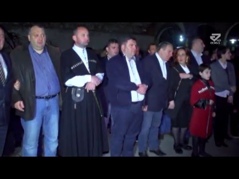დაღუპულთა მემორიალი იმერეთის სამხარეო ადმინისტრაციის წევრებმა ყვავილებით შეამკეს /MTAVARI/