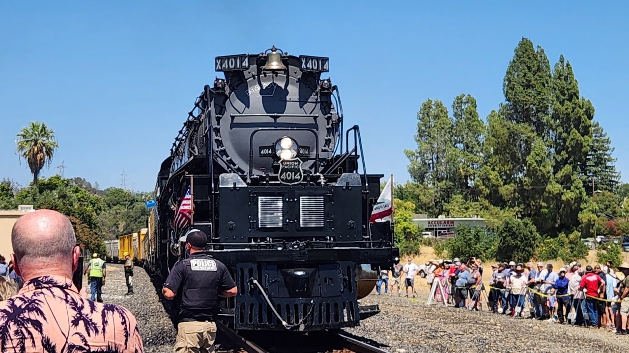 UP 4014 Big Boy Q&A Roseville 2024 #steamengine - YouTube