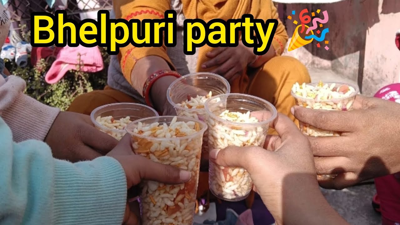 Dhup mein baith kar kari Bhelpuri party 🎉😍🤗