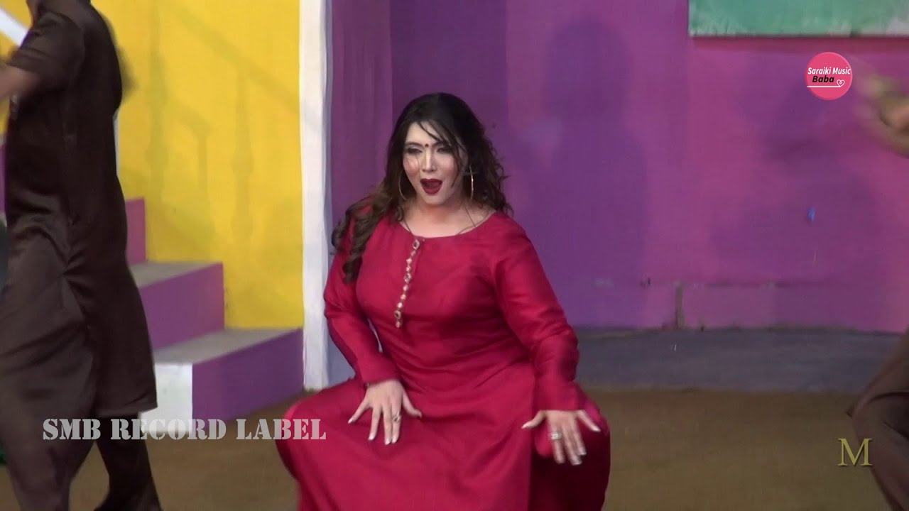 MERI GARAM JAWANI PUNJABI STAGE DANCE KHUSHBOO KHAN PERFORMANCE