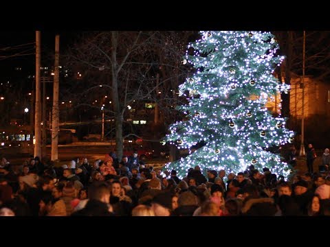 Video: Jak ztlumit předrozsvícený vánoční stromeček?