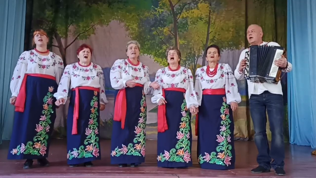 Ой, у полі стоїть верба