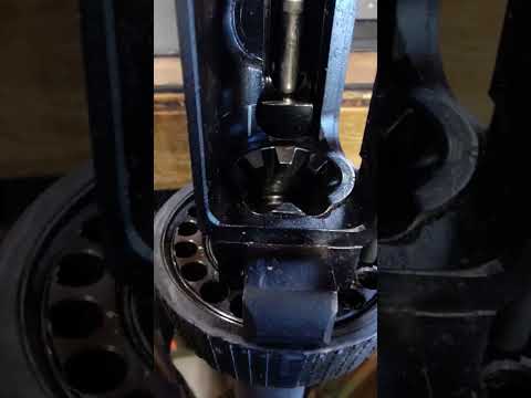 Ruger AR556 that won't feed. I wonder why... The experts will say "just use different mags".