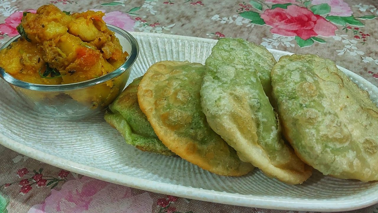 Koraishutir Kochuri | Motorsutir Kochuri Recipe |  Matar Ki Kachori | Green Peas Kachori Recipe