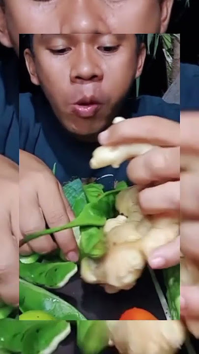 Makan Jeruk Tanpa Dikupas dan Jahe dengan Sambal Belacan