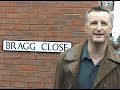 Billy Bragg at the opening ceremony of Bragg Close in Barking, August 1999.
