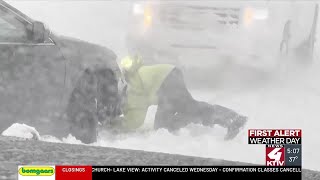 Sioux City Police working to clear cars stuck in drifts and ditches across metro area