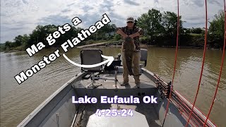 Jug Fishing lake Eufaula Ma Catches Monster Flathead