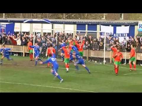 Glossop win on penalty's against Chalfont to get a place in Wembley for the final