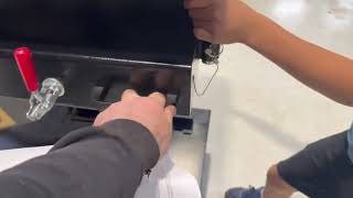 Demonstrating the Consino Battery Lifting Table MLT-715E