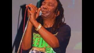 Thomas Mapfumo- Kuvarira Mukati