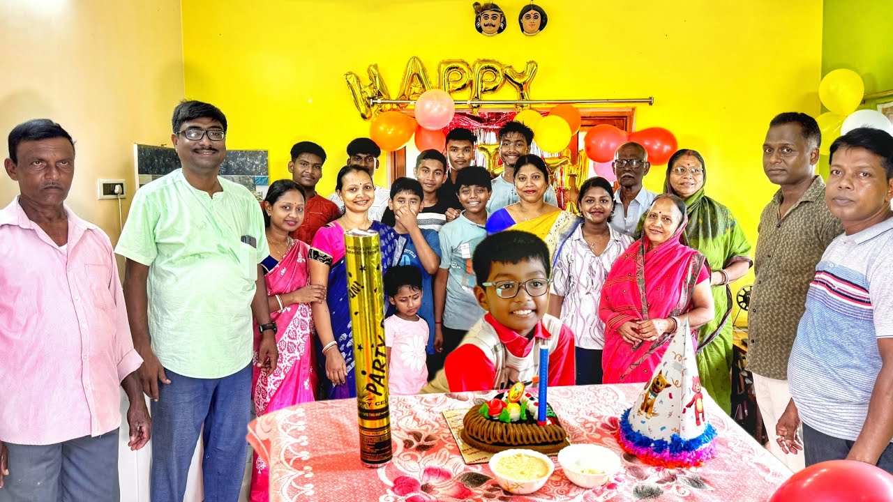 আজ ঋভু সোনার জন্মদিন । সারা বাড়িতে উৎসবের মেজাজ । দুপুরে জমিয়ে খাওয়া দাওয়া ।