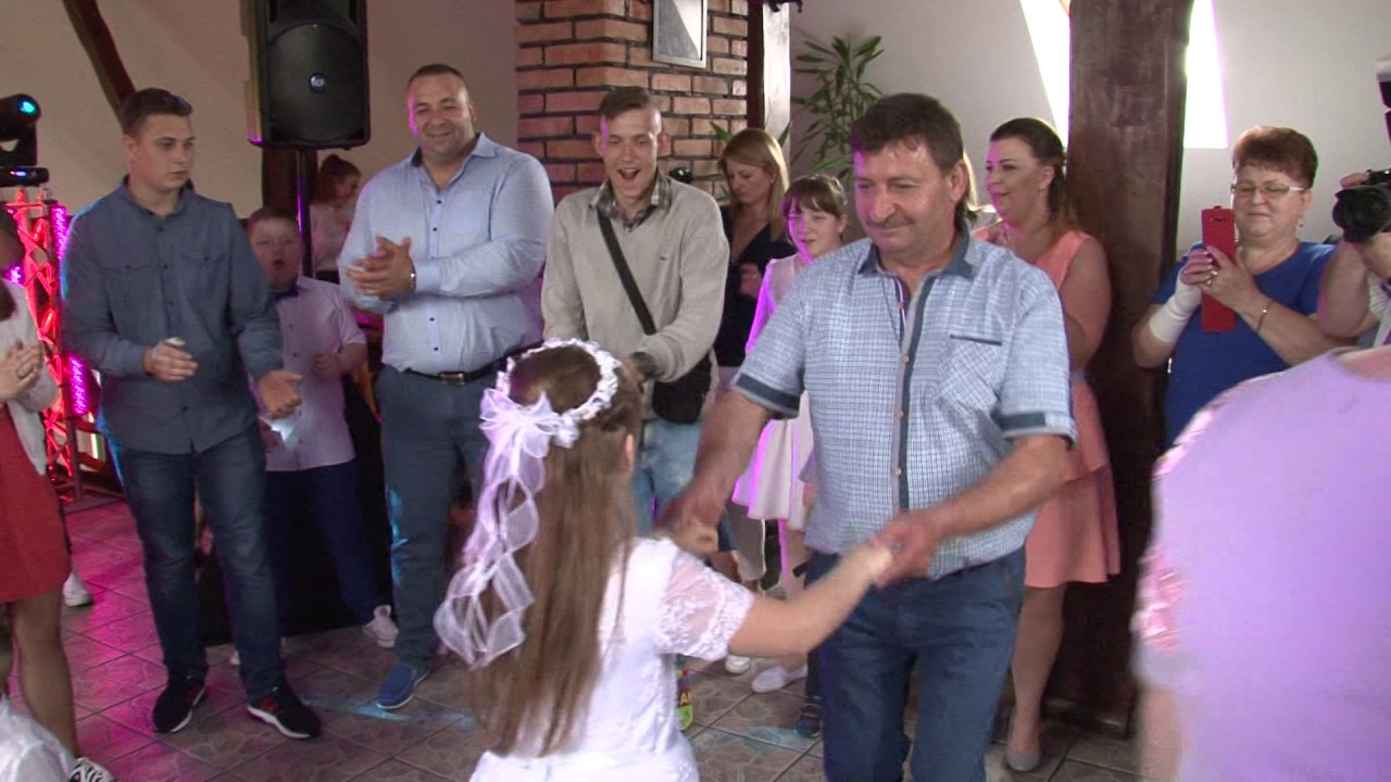 PIEKNI I MLODZI KOMUNIA