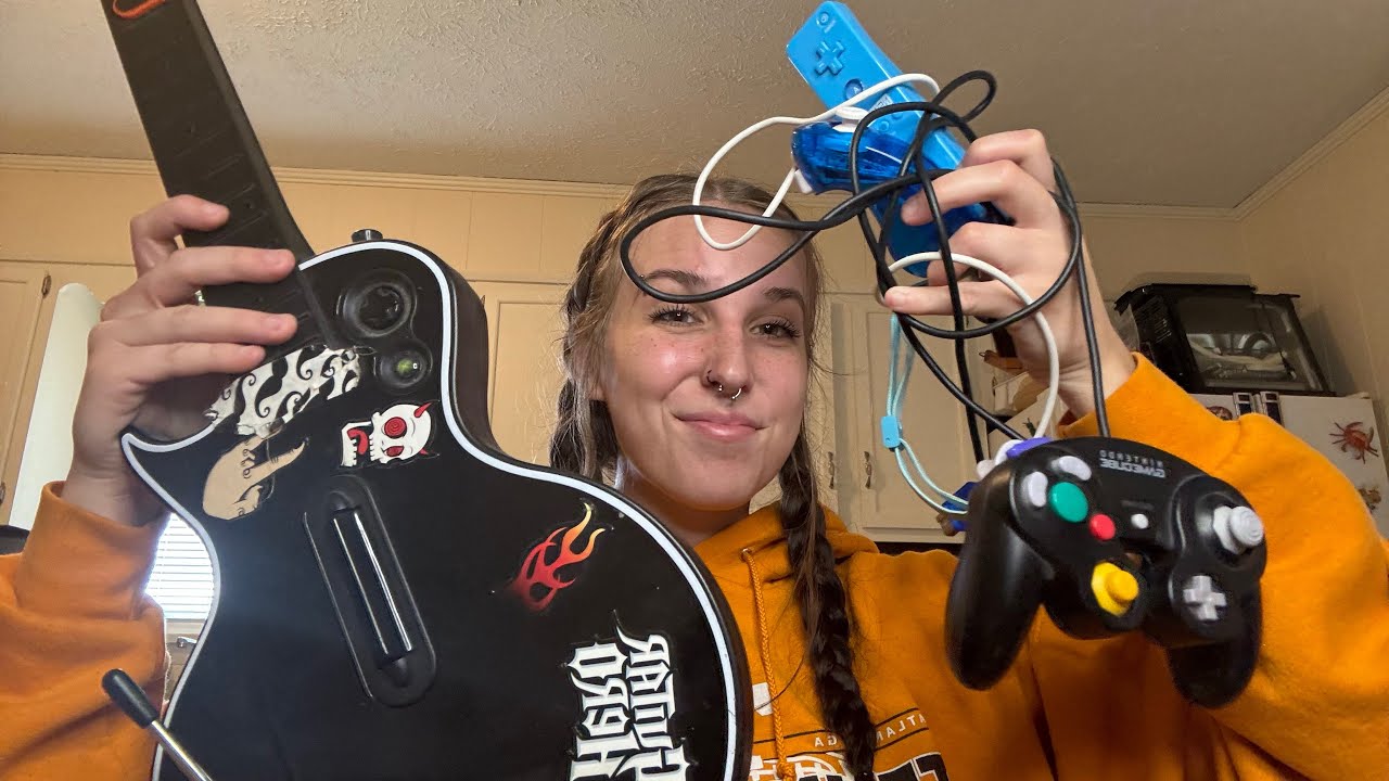 ASMR retro game controllers make good sounds (gamecube, wii, guitar hero)