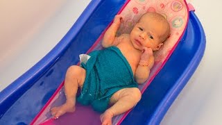 Daddy Does Bathtime For Twins