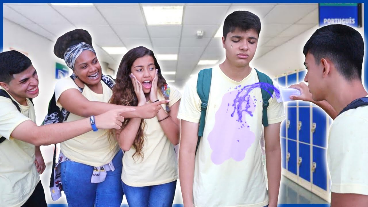 O MENINO POBRE NA ESCOLA NOVA - HISTÓRIA COMPLETA !! - YouTube