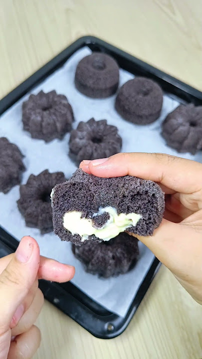 Yuk buat bolu kukus Ketan hitam isi keju lumer cetakan mini #bolukukusketanhitam
