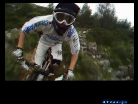 Above the clouds -helmet cam downhill-