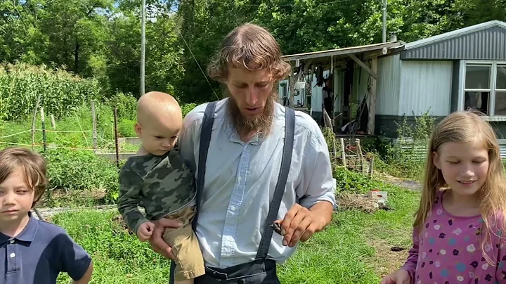 Episode 1: Learning how to cut kindling @ Henson Creek School of Country Living | Titus Morris