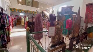 Review Toko Batik Omah Laweyan - Outletnya Menarik - Pilihan Batiknya Sangat Beragam