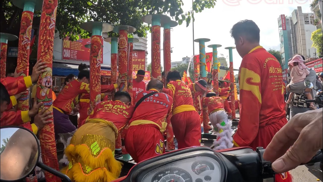 Team Work🧧Acrobatic Dragon Dance Street Performers | Vietnamese Tandem Parkour #show #Vietnam #Tet