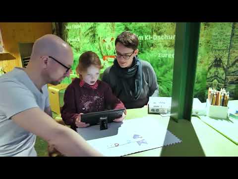 Der bunte KI:osk im Deutschen Museum Bonn