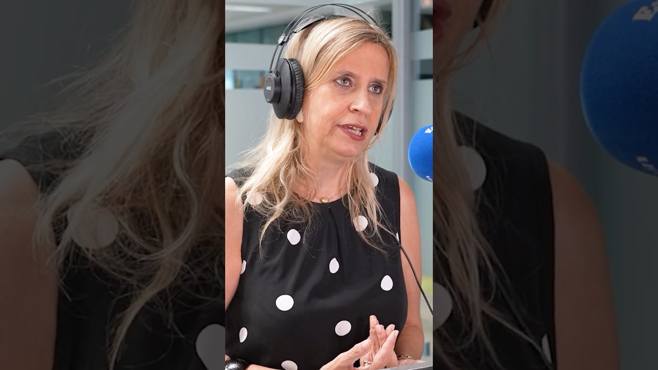 Small caps: cómo invertir en las empresas que baten al Ibex 35, con Lola  Solana, de Santander AM - YouTube