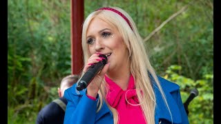 Miss Marina Mae, Crich. Best show of the summer
Marina sings vintage music with an eye for authenticity or more modern songs with her tributes to country, rock & pop. Marina is a personality vocalist; warm and bubbly who will engage with her audience and make them feel part of the show. Because of this, she has gained a large and loyal following from her performances over the years To contact her email...info@missmarinamae.co.uk Miss Marina Mae, Crich. Best show of the summer