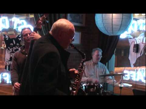 "Bye Bye Blackbird" played by Al Hamme and The Los...