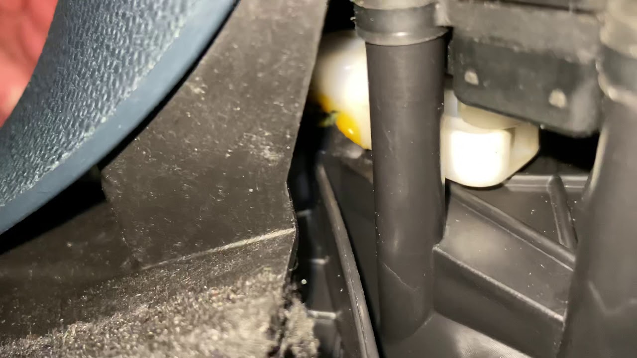 Ford fiesta only hot or only cold air problem found