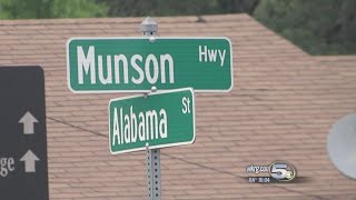 Police search for duo who robbed Milton woman