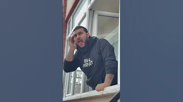 لما ابوك يبعتك يقلك سماع مين مات 