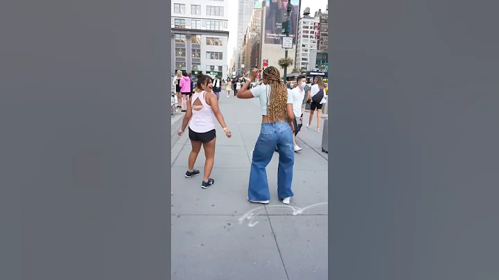 She caught the vibe!!☺️💃🏾🎶 #shorts #shortsfunny #shortsviral #mashup #newyorkcity #nyc #nycvlog - DayDayNews