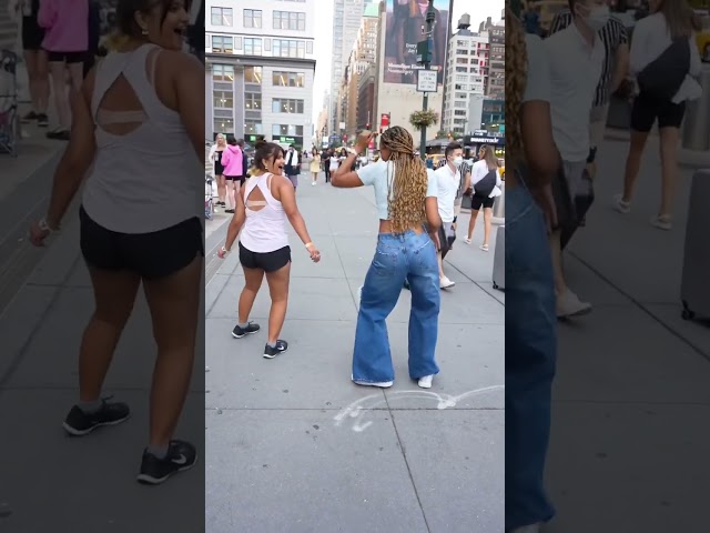 She caught the vibe!!☺️💃🏾🎶 #shorts #shortsfunny #shortsviral #mashup #newyorkcity #nyc #nycvlog class=