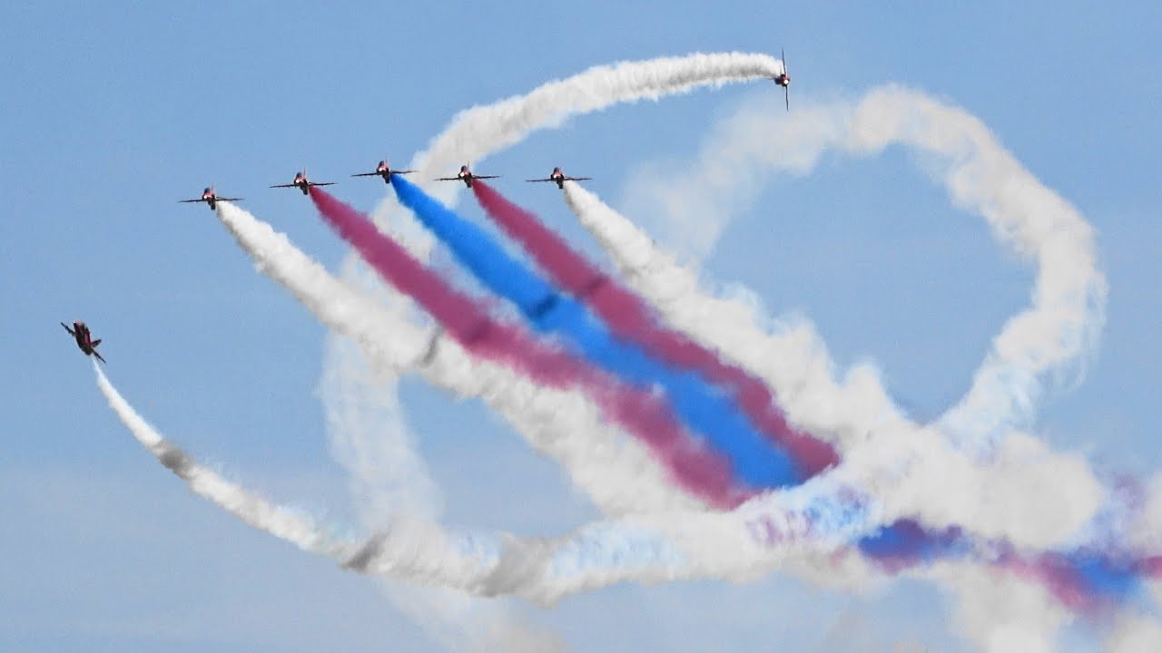 RIAT 2022 RAF Red Arrows イギリス空軍 レッドアローズ - YouTube
