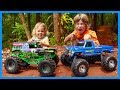 RC Monster Trucks - Traxxas Bigfoot vs Grave Digger