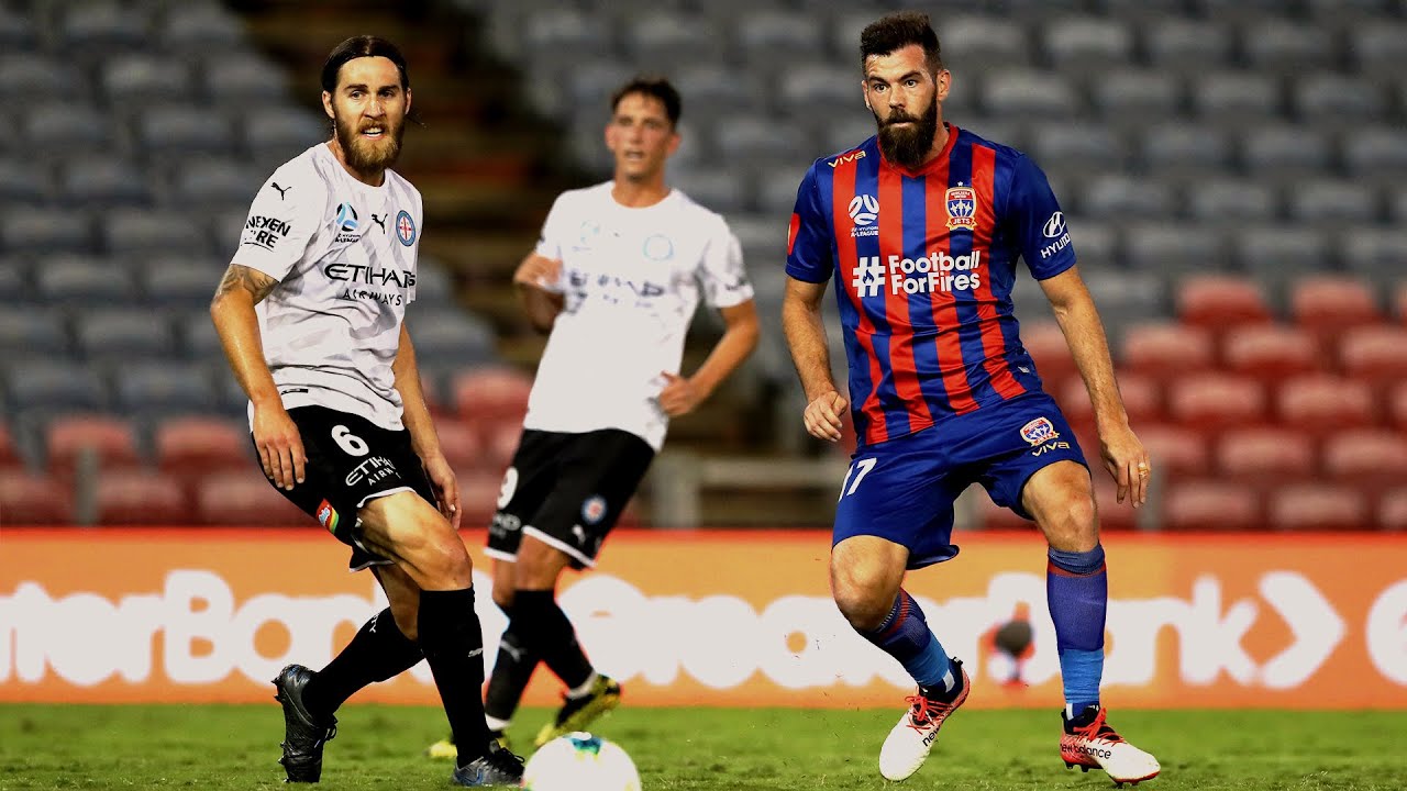 Мельбурн Сити Метью леки. Newcastle Jets MACARTHUR FC Live. Artur Asesyan a-League. Nick Bourov Melbourne.